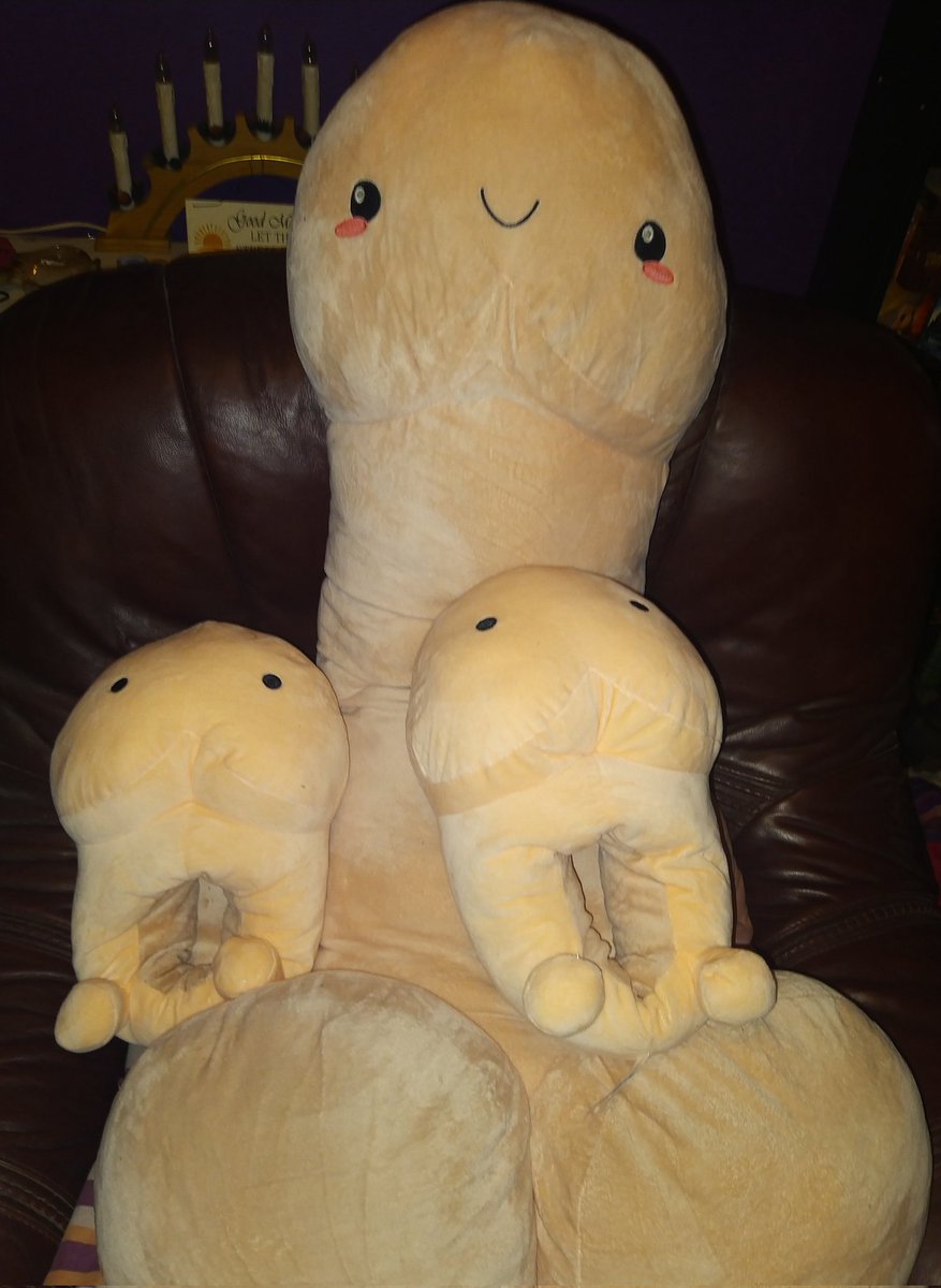 MelTeeHist's tweet photo. After buying Pierre last year he really helped my back when watching TV, but he was lonely - well @firebox I'd just like to tell you all Is well, Pierre is now the father to a set of wonderful twins (who, as it happens, are like walking on clouds) 🤣🥰🤣 https://t.co/icWv3ELbkm