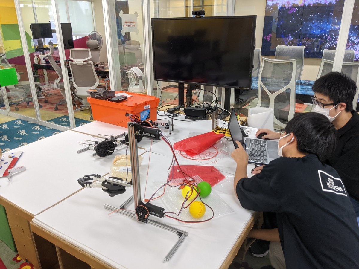 FgcJapan's tweet photo. @F1RSTglobal 

Team Japan social media challenge: Robot Record! https://t.co/tpDL3WM4AQ