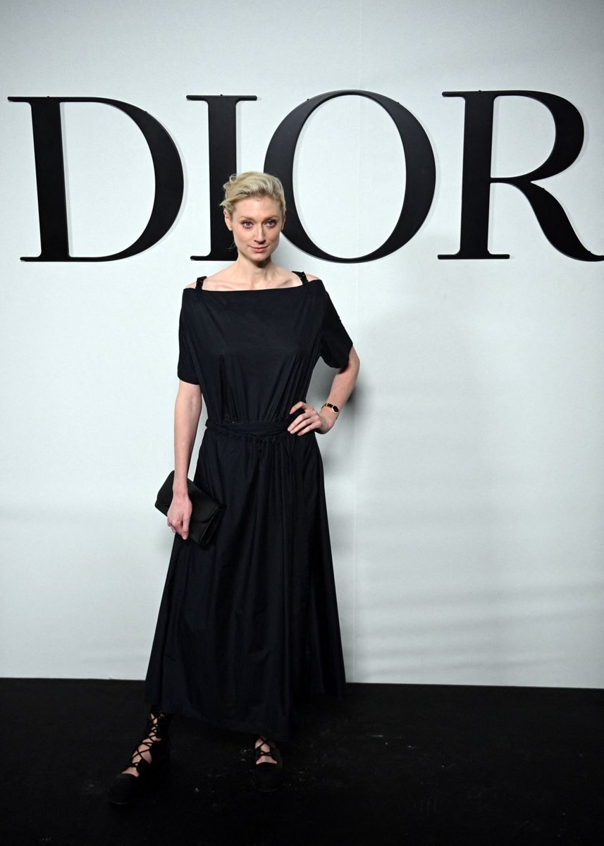 archivedebicki's tweet photo. 📸 | Elizabeth Debicki at Dior Fashion Week, in Paris. #ElizabethDebick https://t.co/yCm4EINPxL