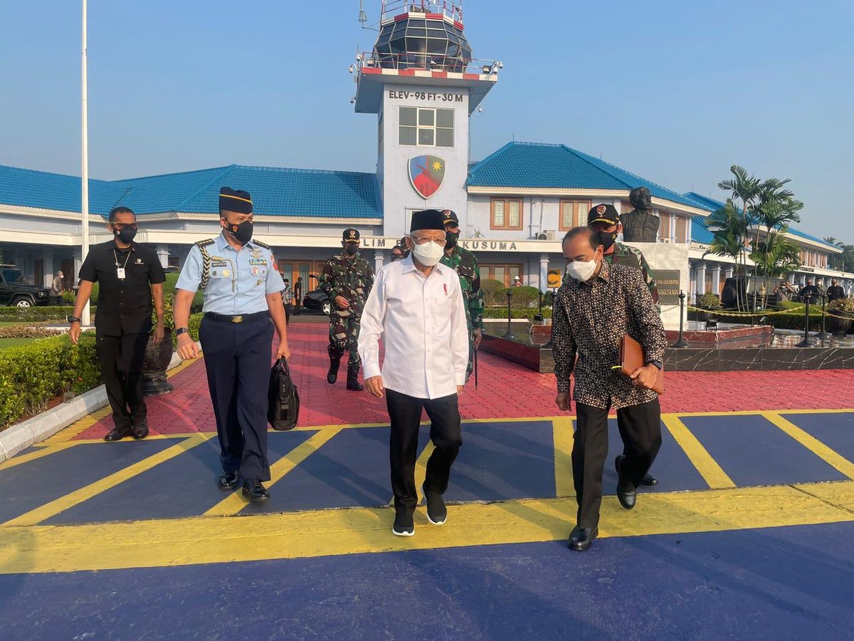 Assalamualaikum. Selamat pagi. Hari ini, saya melakukan kunjungan kerja ke Bandung, Jawa Barat. Saya akan meninjau Agrowisata Urban Farming,  Sentra Vaksinasi Covid-19, serta memimpin Rapat Percepatan Penanggulangan Kemiskinan Esktrem.