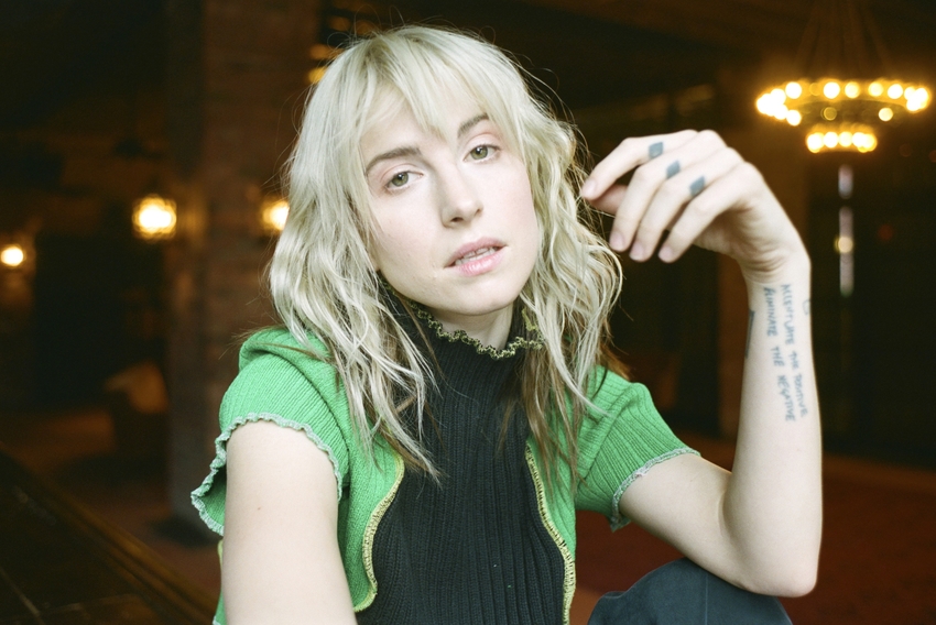 YELYAHCONTENT's tweet photo. hayley williams for the new york times; a thread https://t.co/WPyOeR2obk
