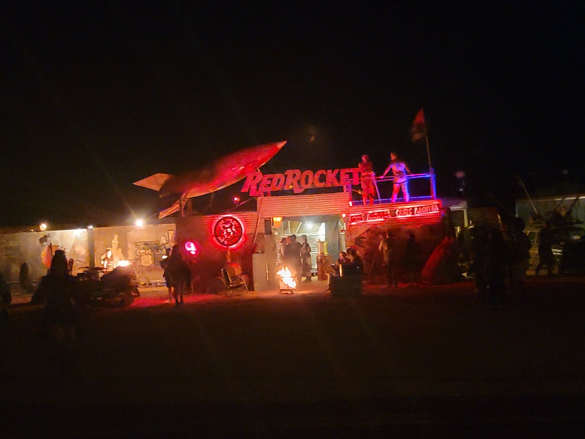 1NikkiOnly's tweet photo. Some shots from #WastelandWeekend ... a fanciful apocalypse where we didn't all have to keep working our jobs as society crumbled around us. #TwitterNeedsEdit https://t.co/AhMVjkMbaA