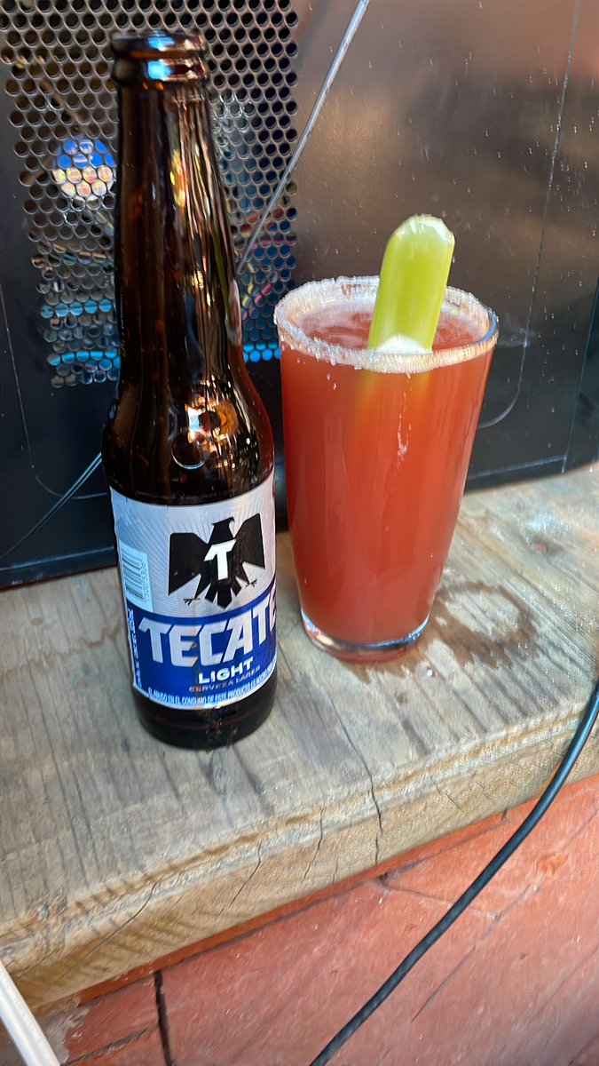 faritoman's tweet photo. Como te extrañaba… #borrachoperobuenmuchacho https://t.co/tksoCuGrnP