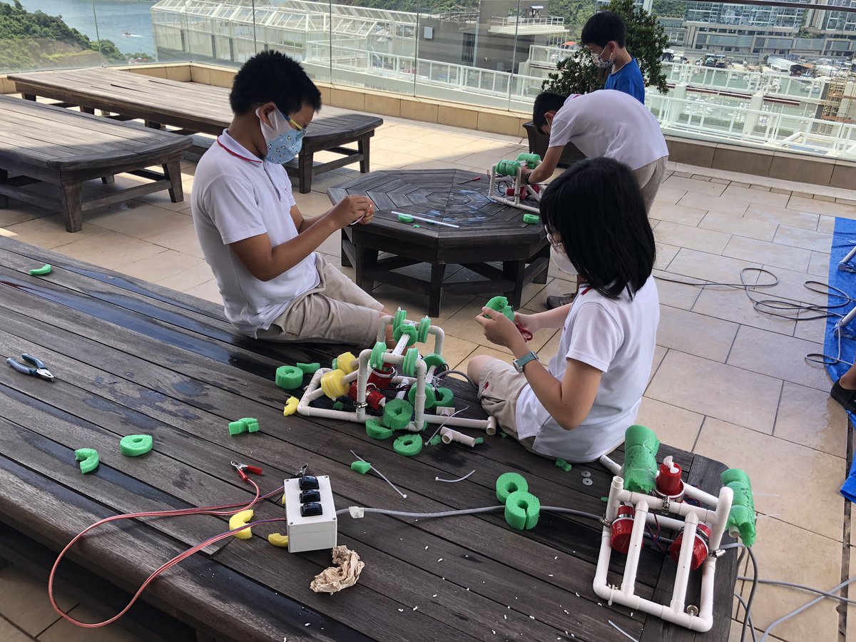 Over 18 keen G4-5 students learned to build a robot from scratch and joined the underwater robotics competition for the first time. It’s such a wonderful experience building persistency, problem solving, stem and robotics skills.
