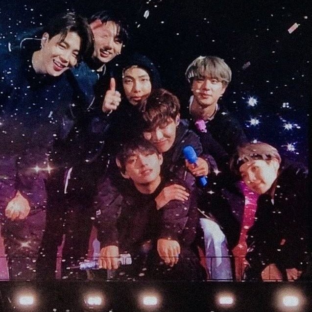 luluggk's tweet photo. o amor do BTS pelo army — a thread https://t.co/jsgzKxBVZS