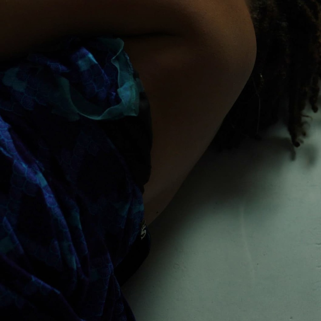 moleyoleyoley's tweet photo. Swaddle
#blue #g44 #g44members
#blackwomenphotographers
#selfportrait #selflove #canon
#curiouscameraclub
#edgygrams #fineartphotography #gameoftones #photography #igers #instagood #justme #loveyourself #blackcreators #visualto https://t.co/XJ2SMCIaos https://t.co/ZhzG5chCKb