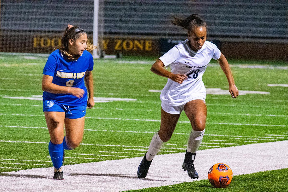 GoWasps's tweet image. 📸 Shots from today’s win | @ehcws vs. Johnson &amp;amp; Wales ⚽️ #GoWasps | #BlueCollarGoldStandard