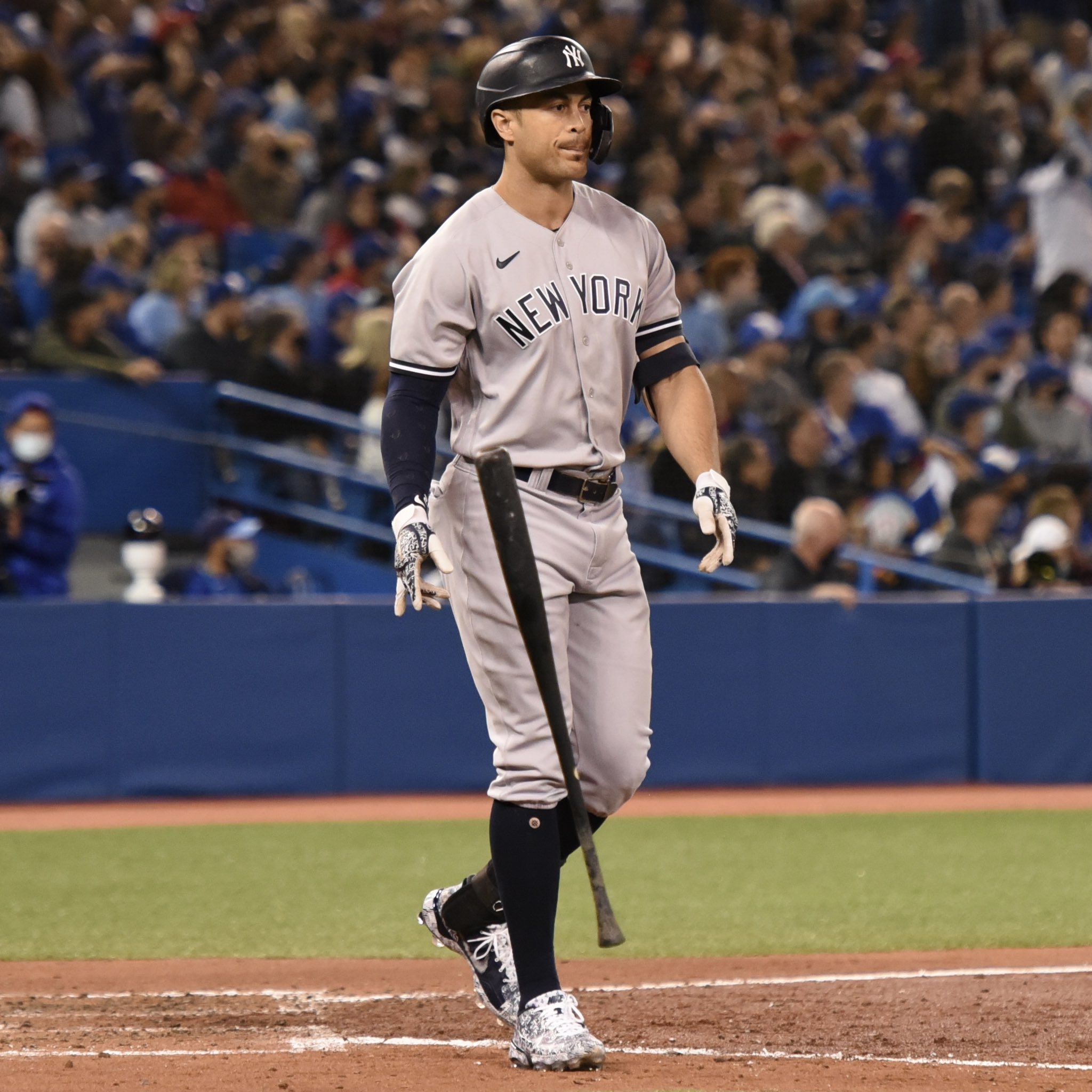 New york hotsell yankees away uniform