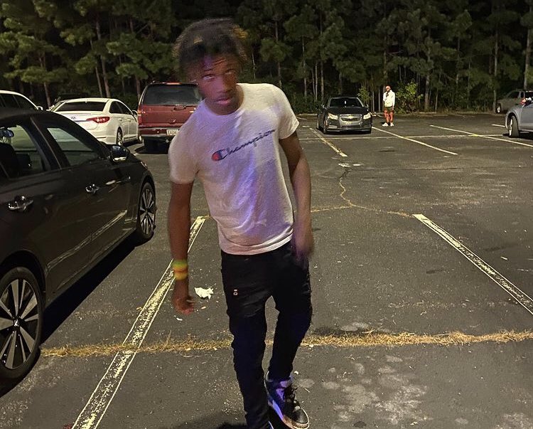 NiaaThreadz's tweet photo. •Tj (Tyree Junior)
-5’11
-17
-Also a Junior jus older
-Has two siblings
-Protective over his sisters
-Hb: Tyler
-From Detroit
-Also have a average amount of friends https://t.co/fZPfdrmkDd