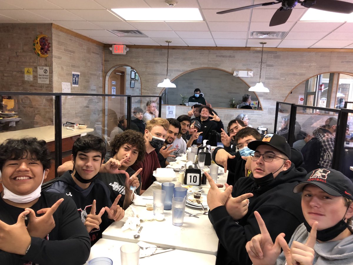 dwhitson111's tweet photo. I meant to tweet out last Friday night how proud I am of these guys on their victory over Libertyville. It was 18 years ago MHS the last time MHS qualified for playoffs &amp; came w/ 3:28 on a 4 &amp; 8 in the 4 from sealing the deal- this team sealed the 60th Homecoming victory 14-6 https://t.co/dwHoYI0vMI