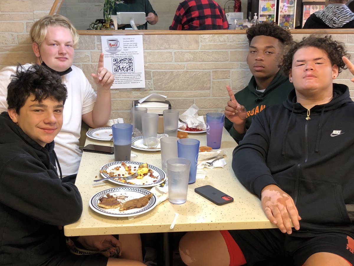 dwhitson111's tweet photo. I meant to tweet out last Friday night how proud I am of these guys on their victory over Libertyville. It was 18 years ago MHS the last time MHS qualified for playoffs &amp; came w/ 3:28 on a 4 &amp; 8 in the 4 from sealing the deal- this team sealed the 60th Homecoming victory 14-6 https://t.co/dwHoYI0vMI