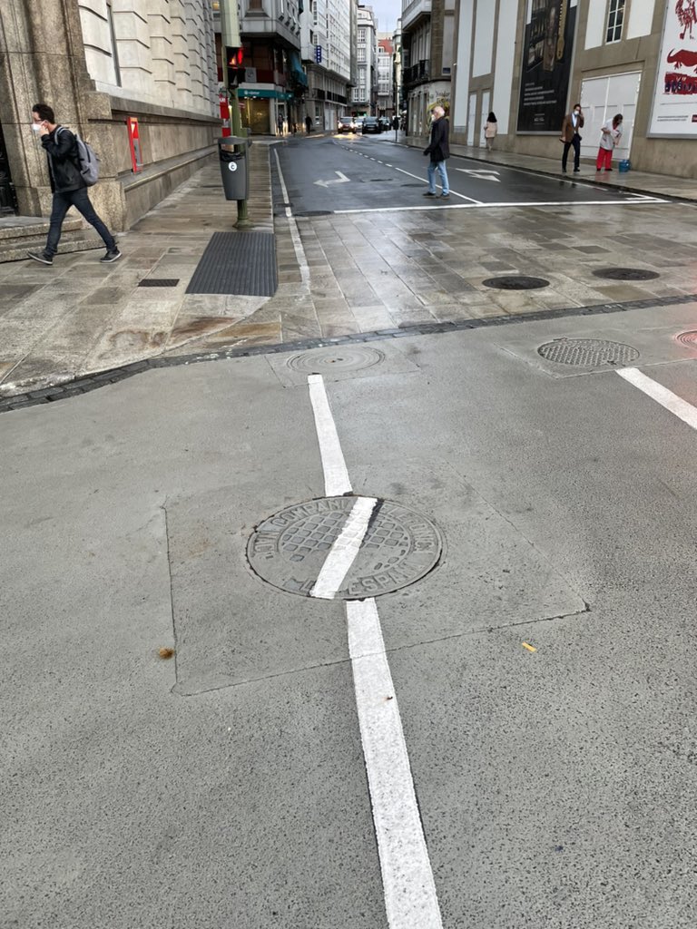 tomitx10's tweet photo. Ojo a la pregunta! 😂

Cuantos creeis que es importante por la salud mental que el @ConcelloCoruna arregle esto? 😂

- Rt si quieres arreglarlo
- ❤️ si te da igual

A ver cuantos maniáticos hay en nuestra ciudad!! Que opináis @silcerino @_uxio @basquetcoruna @SindoNovoa @EloyTP https://t.co/4XM1qL8dwg