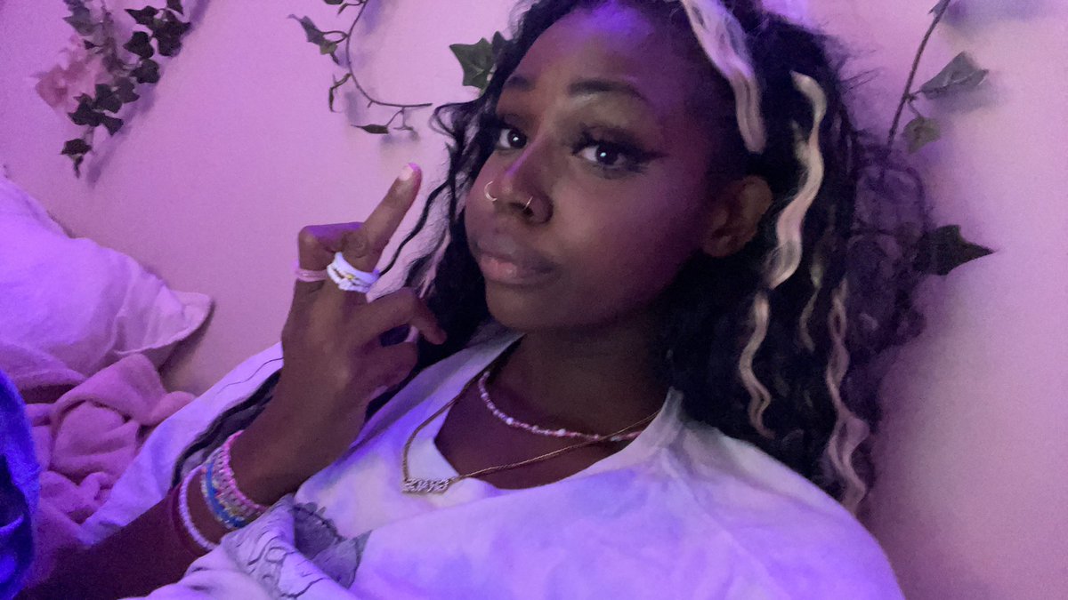 9wacie's tweet photo. hi iβm doing an all nighter bc test tmrwπ΅βπ« i actually love all nighters #nocap #collegemami #smartbae #studyhottie https://t.co/woTgfkuh2z