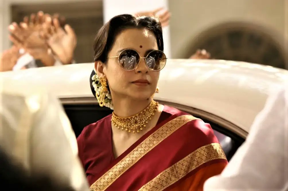 One of the must watch movie, don't involve politics into this,. Just watch a movie as a movie.

#thalaivi #thalaivii #thalaivitrailer #kanganaranaut #kangana #kanganaranuat #arvindswamy #infopedias #moviereviews