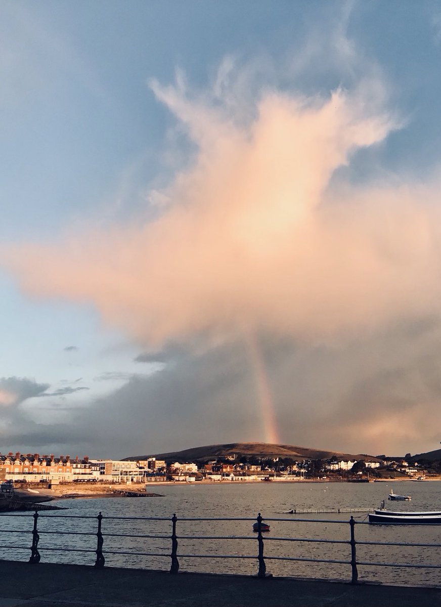 Spectacular start to ‘Breakfast’ this morning ⁦<a href="/PurbeckCoast/">PurbeckCoast</a>⁩ 🤩