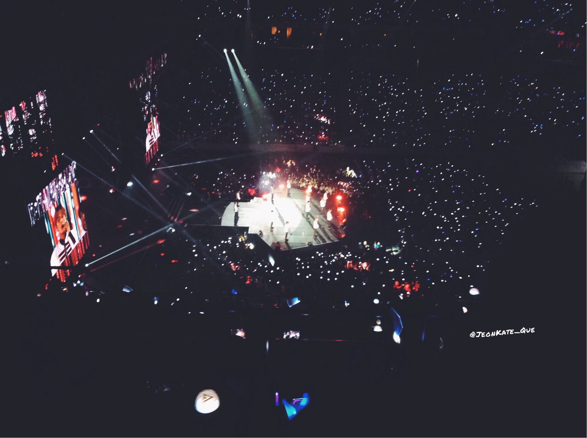 JeonKate_Que's tweet photo. 09/29/18

➹♡✛ Happy 3 years Ideal Cut In Manila ➹♡✛

I can't believe it's been 3 years. My 2nd time seeing @pledis_17 in 2018
#SVTIdealCutMNL ➹♡✛
#SEVENTEEN
#IdealCut https://t.co/2oEDhC7V35