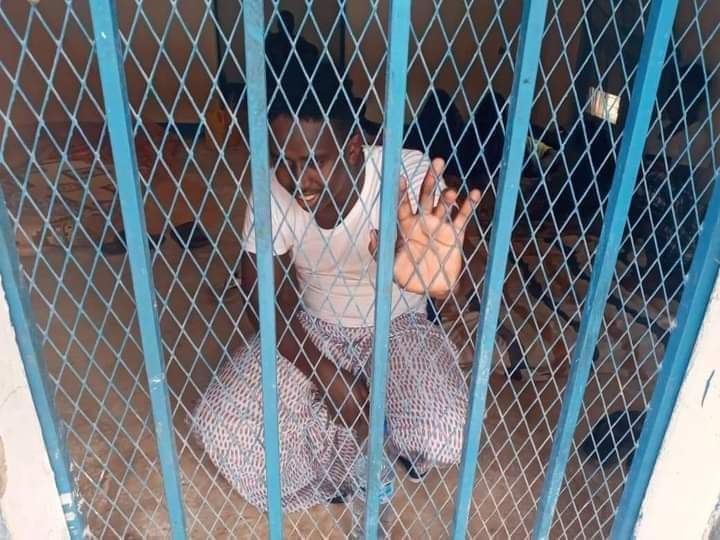 NUSOJofficial's tweet photo. #Galmudug police arrested freelance journalist Mohamed Abdiweli Tohow, around 9pm (Tuesday). Presently held at Samareb police station, his arrest was ordered by Commander Mohamed Sanjeh due to his reports on actions by Ahlusunnah militias. We demand his immediate release #Somalia https://t.co/j1QbYzfDCO