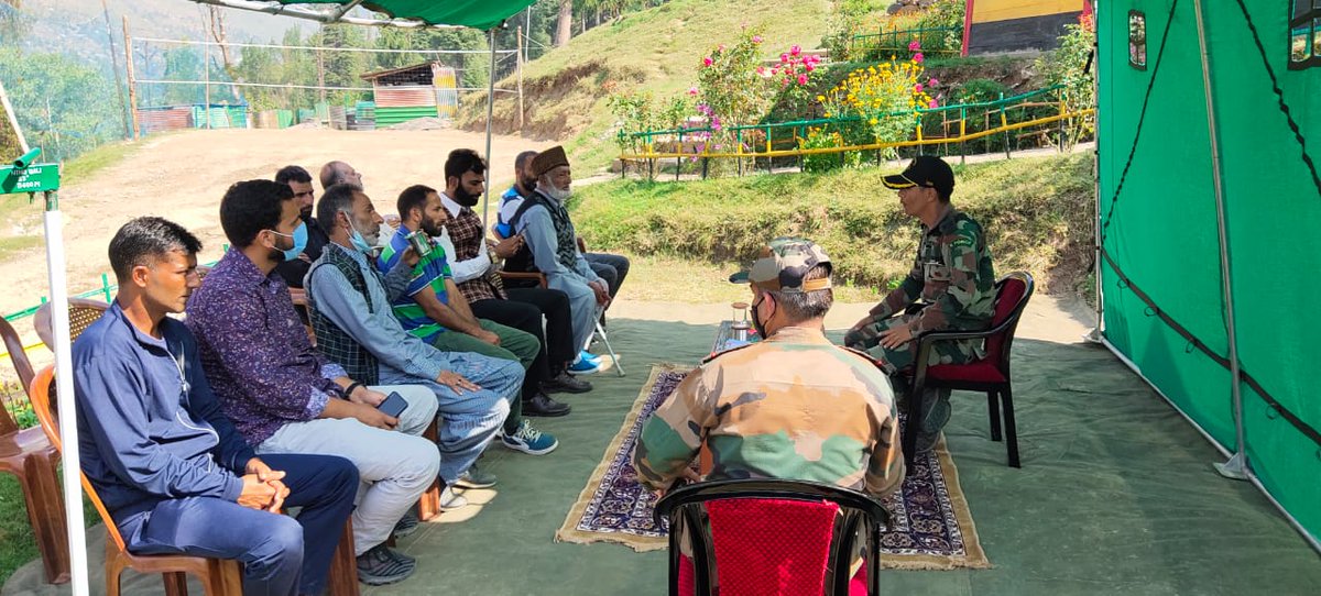 Formidables14's tweet photo. PANCH AND SARPANCH MEET
In order to understand the needs of the awaam and disseminate relevant information to the elected representatives of the area,#ndianArmy organised a #Sarpanch Meet at #Panar Army Camp on 29 Sep 2021.
@Mesmer_Manasbal
#IndianArmy
#Bandipora https://t.co/2ZWe5OjxoK