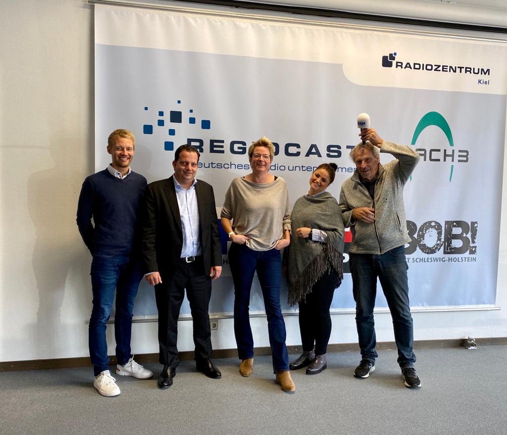 Gestern waren wir in spannender Mission unterwegs, <a href="/rshradio/">R.SH</a> hat zum Interview mit 🎤 Carsten Kock, geladen! Was wir zu sagen hatten &amp; warum die DOMIZIL (22.-24.10.) ein Pflichttermin ist, erfahrt Ihr bald in der R.SH-Themenwoche. Einschalten lohnt sich! domizil-husum.de
