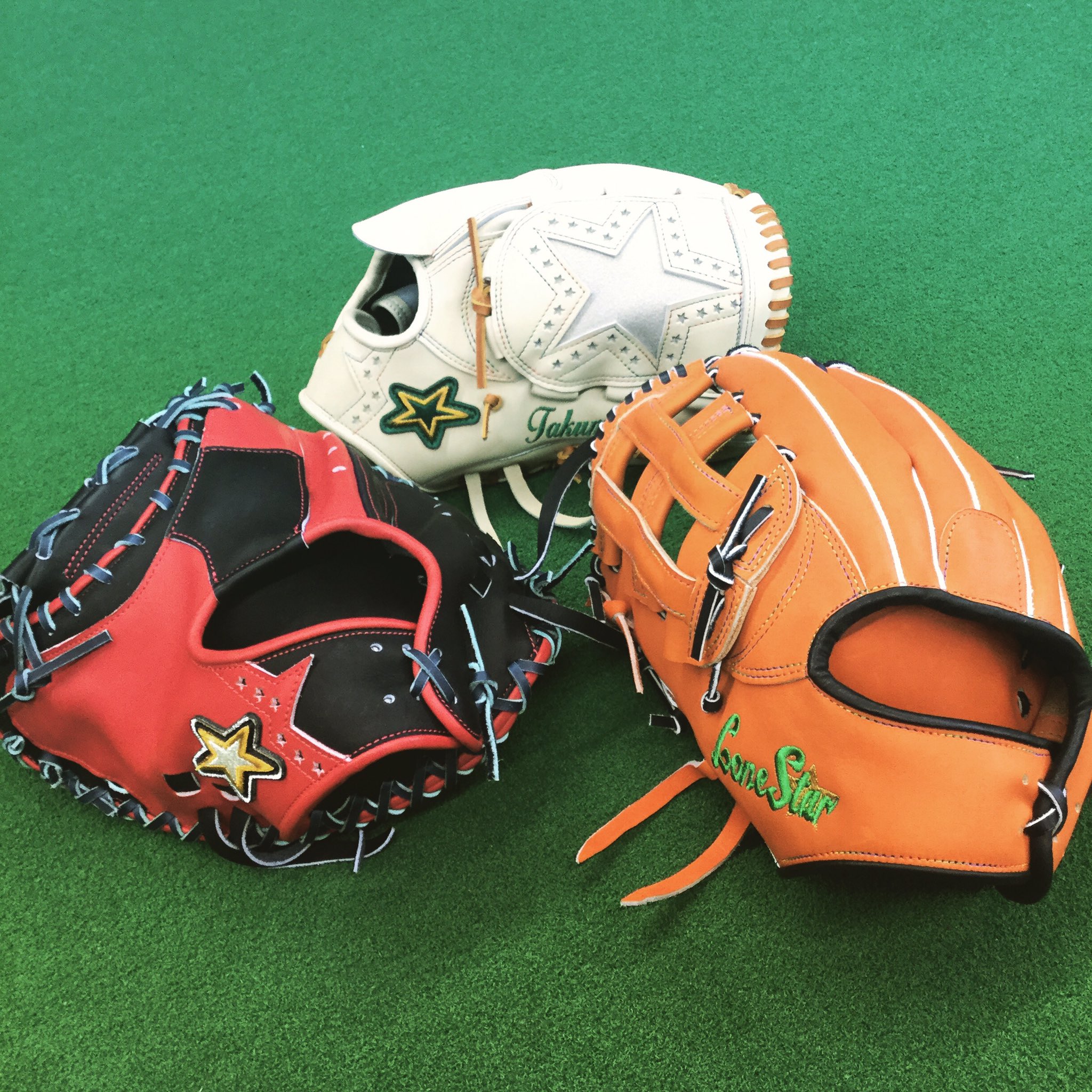 ナカムラスポーツ 今週入荷分のローンスターオーダーグラブ 初の試み ロゴ直刺繍ラベル かっこいいです オプションとして対応します お問い合わせはライン公式アカウントからお気軽に ローンスター オーダーグラブ 野球 グローブ 左投げ ナカムラ