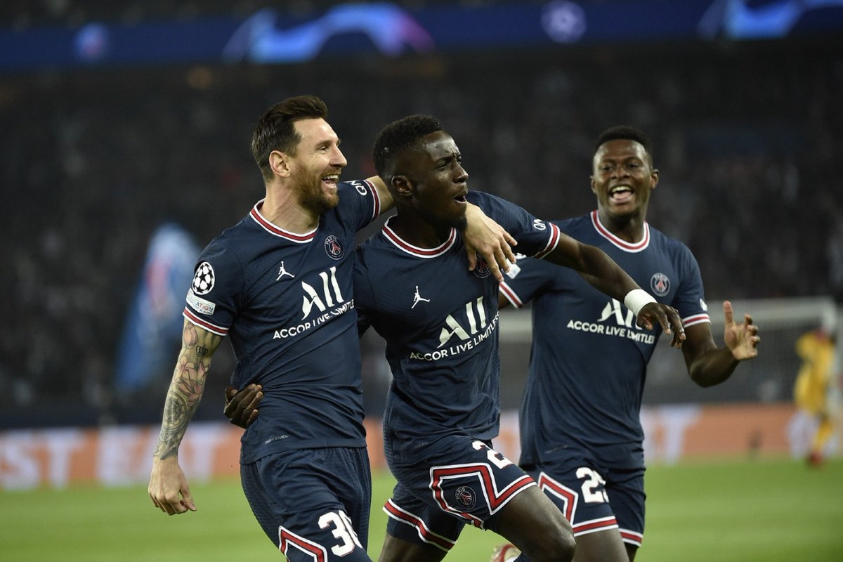 planete_psg's tweet photo. #TeamPSG #PSGMCFC Les notes dans la presse : https://t.co/Ez1lr4CkHA https://t.co/p0zOUXEuiD