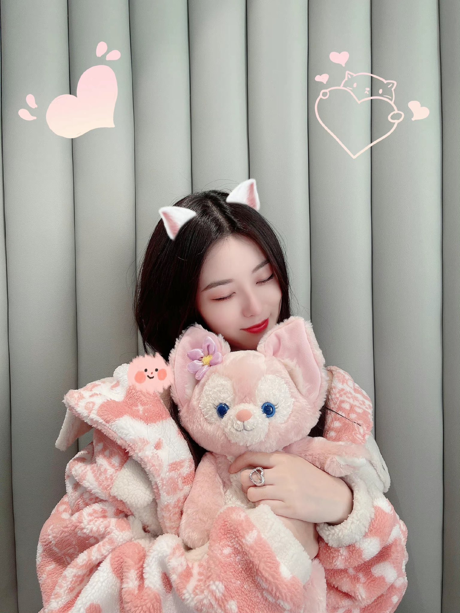 包子 上海ディズニーでデビューした新しいダッフィーフレンズのリーナ ベルが可愛すぎる ピンクのキツネの女の子で 芸能人達もメロメロみたい 孙珍妮 ｽﾝｼﾞｪﾝﾆｰ 赵露思 ｼﾞｬｵﾙｰｽ 徐艺洋 ｼｭｰｲｰﾔﾝ T Co Tj9xr2pd3p Twitter