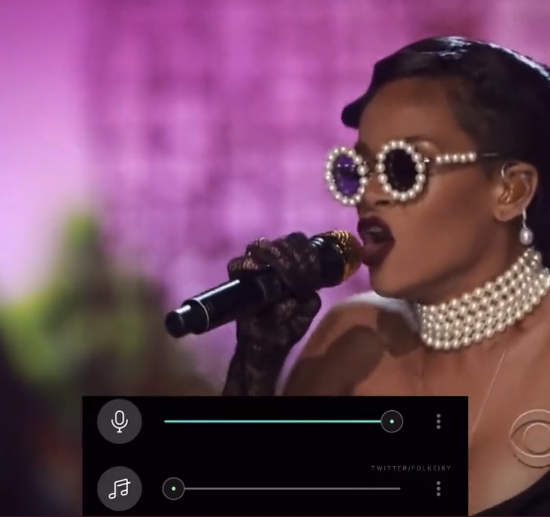 zak065's tweet photo. “Shine bright like a diamond 💎”
While singing her song diamonds #Rihanna was all pearly, but why pearls and not diamonds 🤪😌😋
#ARandomThought https://t.co/GlXGyNmfYC