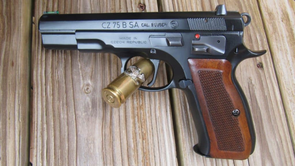Staggy_TM's tweet photo. @yung_struggler If I had to choose, Scar 17.
Now u pick 
1911.             Or.            Cz75 https://t.co/4LcWr2I5sa