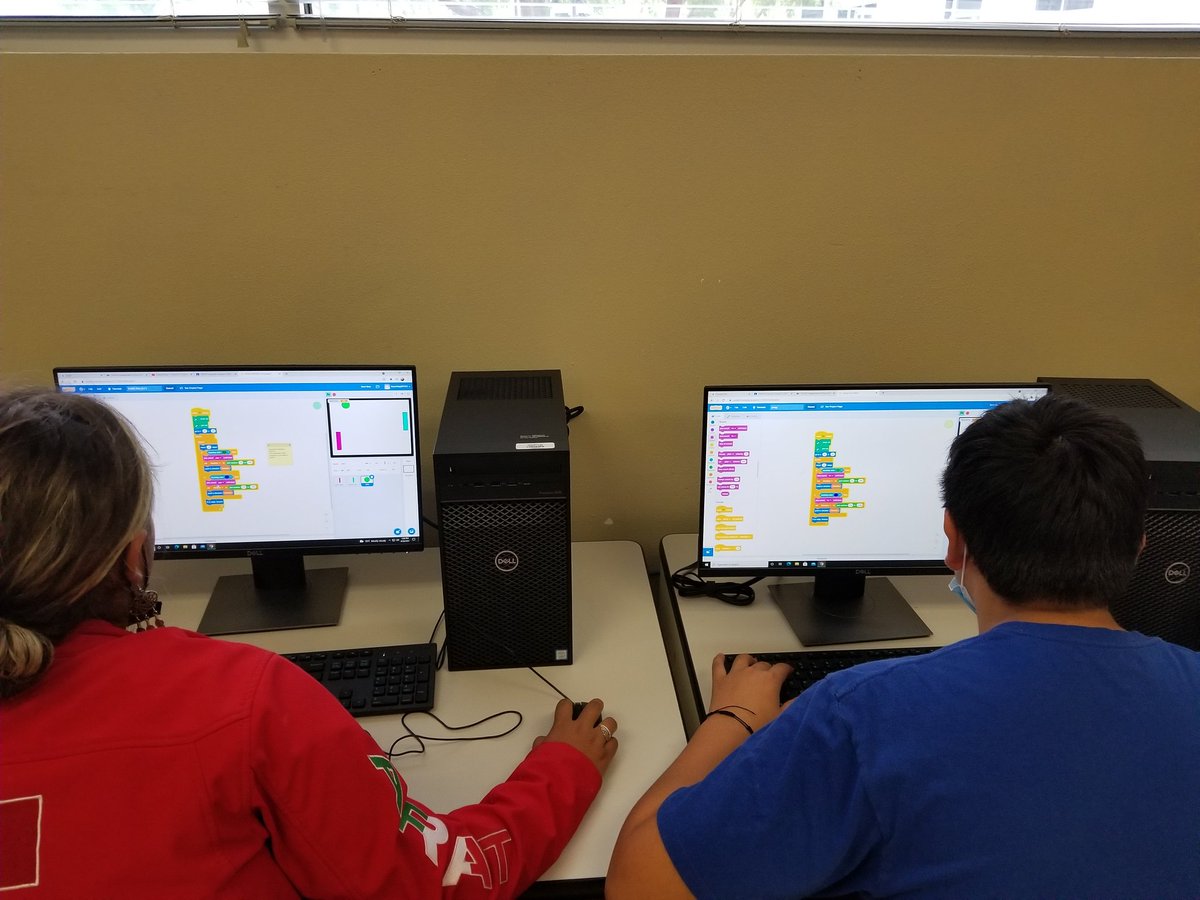 JoseLSilvaSmith's tweet image. Time flies when you are having fun! It makes me so happy to see our THS Computer Science students applying their coding skills and key concepts as part of their 9-weeks exam.♥️✅👍🤗🍎 #WeTeach_CS #TISDProud