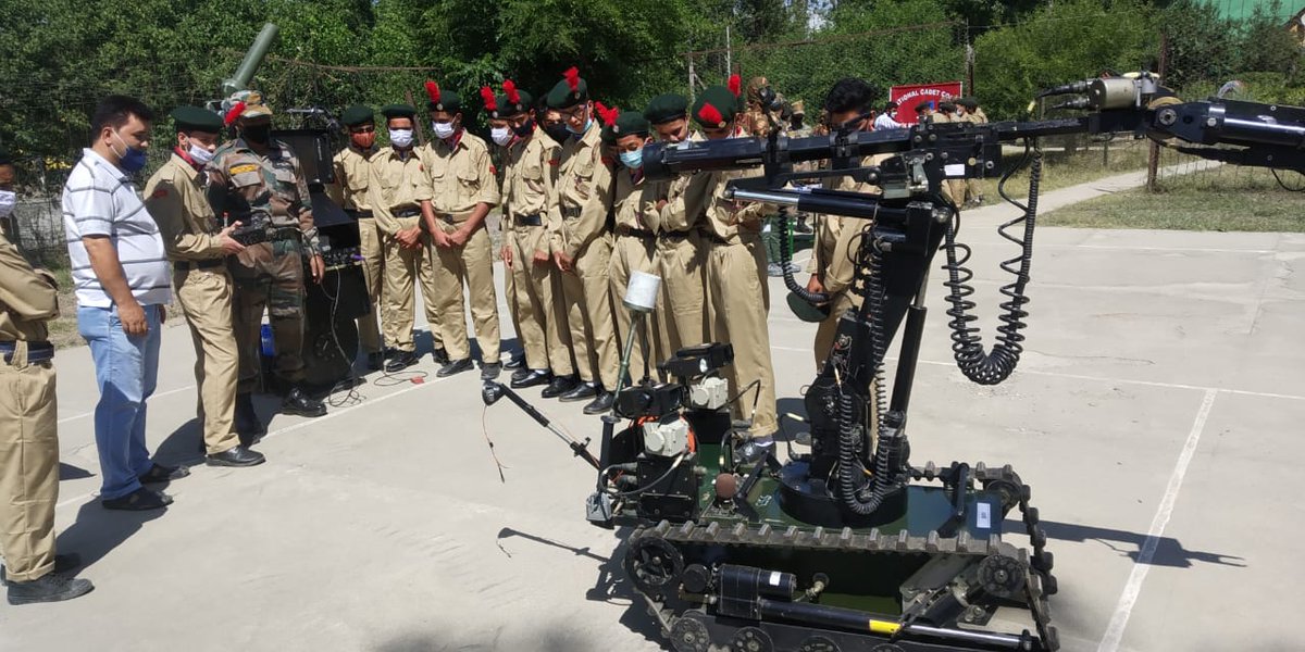 AnjaSha60246233's tweet photo. #IndianArmy NCC Cadets, of 3rd NCC #Battalion belonging to North #Kashmir, visit an #ArmyEngineeerRegiment at #Pattan
#TheBigInterview #BBNaija #MetGala #BBNajia6 #MetGala2021 #bbtvi #rose #RavensFlock #gntmgr #LFC #gntmgr https://t.co/Yh4p5T1PsO