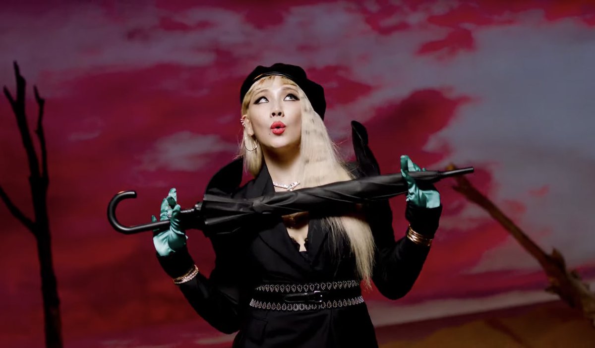 CL has released the official video for "Lover Like Me" on YouTube! 

Watch it here: youtu.be/qoqA-th1ZPE

LOVER LIKE ME OUT NOW
#LoverLikeCL <a href="/chaelinCL/">CL</a>