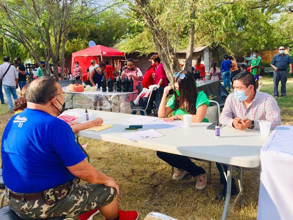 AnaKarenMtz09's tweet photo. Trabajando por la gente chula de Piedras Negras
#PRIgada 
#coNTodo https://t.co/wLspoceJBv