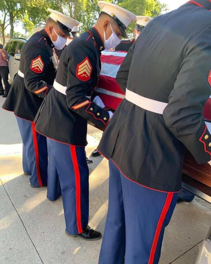 TheRainBowNavy2's tweet photo. https://t.co/cEUk01uGTD
An American Hero made his home after being Missing in Action for 78 years! PFC John Paul Langan, arrived in Omaha &amp; was escorted by the Patriot Guard Riders of NE to...
#powmia #Veteran #findingthefallen #ww2 #usmc #marines #tarawa #semperfi #welcomehome https://t.co/rjTkvDDxIf