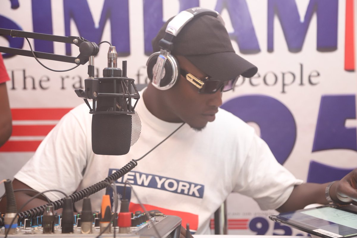 Osimpam955fm_'s tweet photo. Let's do this again on Sunday, #HitList_A-Z 8pm to 10pm.
@officialamanova
@chartsafrica
@ErnyOfficial
@ameyaw112
@bosom_pyung
@Eckow_Hunter
@1falifinest
@VodafoneGhana
@VolticMineral
@Kasaprekogh
@Mensa_Jr
@AjMensahgh https://t.co/RbxHtt6jyD