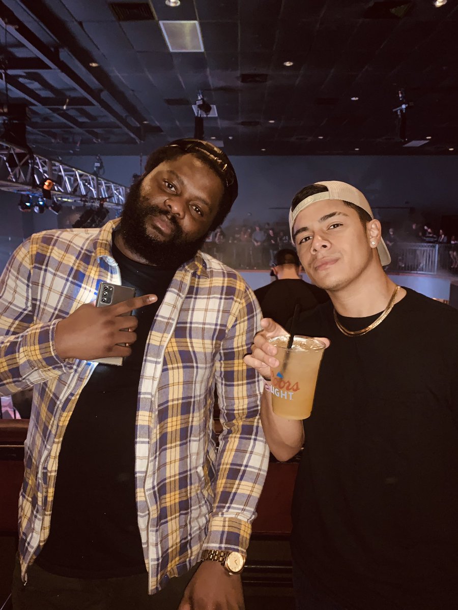 johnmfward's tweet photo. isaiah rashad tonight 💎 @DJFREAKYFRED https://t.co/qrjoygrdQ3