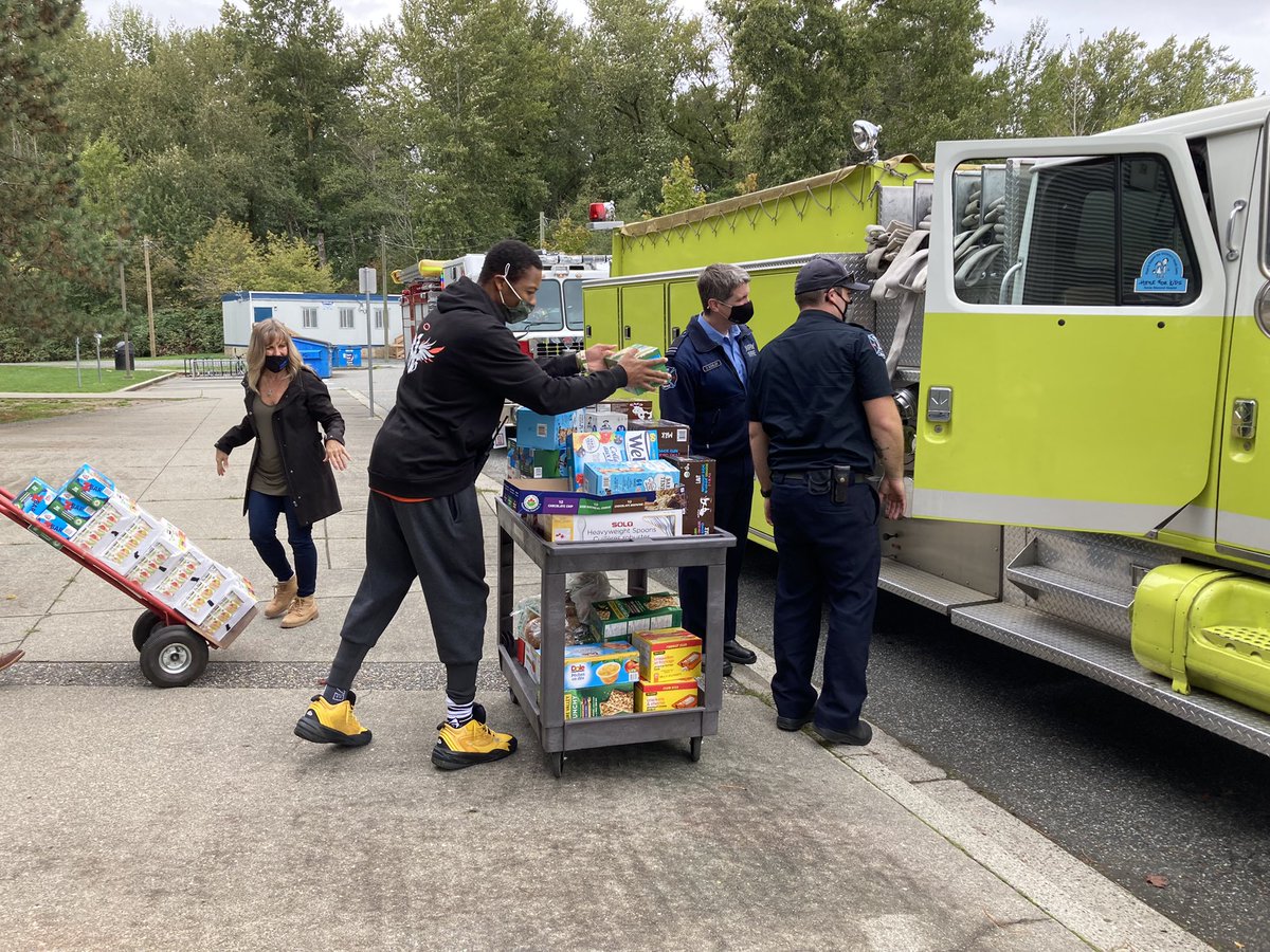 cmoennick's tweet photo. Thank you to the Surrey Firefighters for providing CHS with food for our students. It takes a community to care for our kids❤️#chslearn #sd36learn https://t.co/ET9kjqaKtk