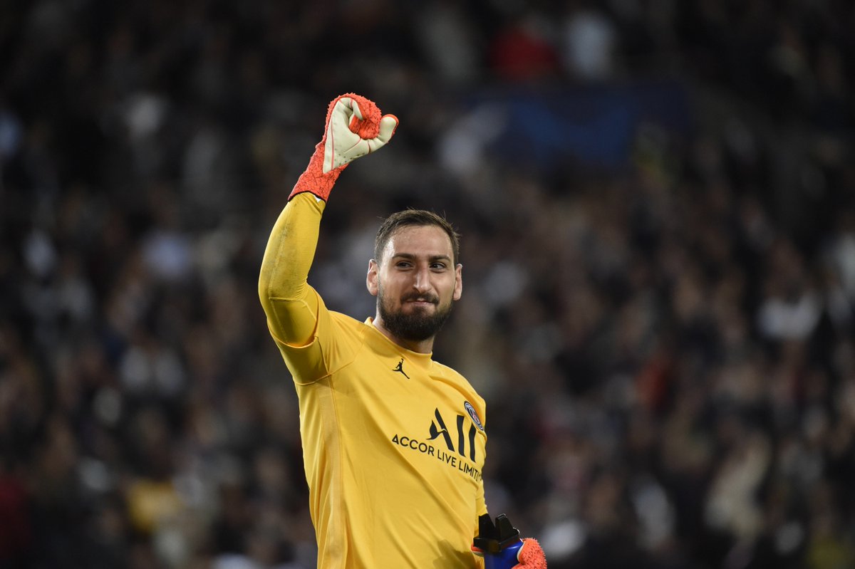 planete_psg's tweet photo. #TeamPSG #PSGMCFC L'enthousiasme de Donnarumma : https://t.co/qzi1gYlcwT https://t.co/HgbNFCt0Bc