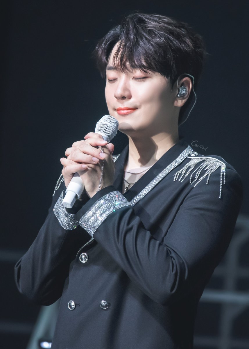 gurumi_photos's tweet photo. 20210918 더포레스텔라 앙앙코르 토요일
#포레스텔라 #Forestella 
#고우림 #강형호 #조민규 #배두훈

보름달에 소원비는 포레
🙏 https://t.co/XiYjsfbx0j