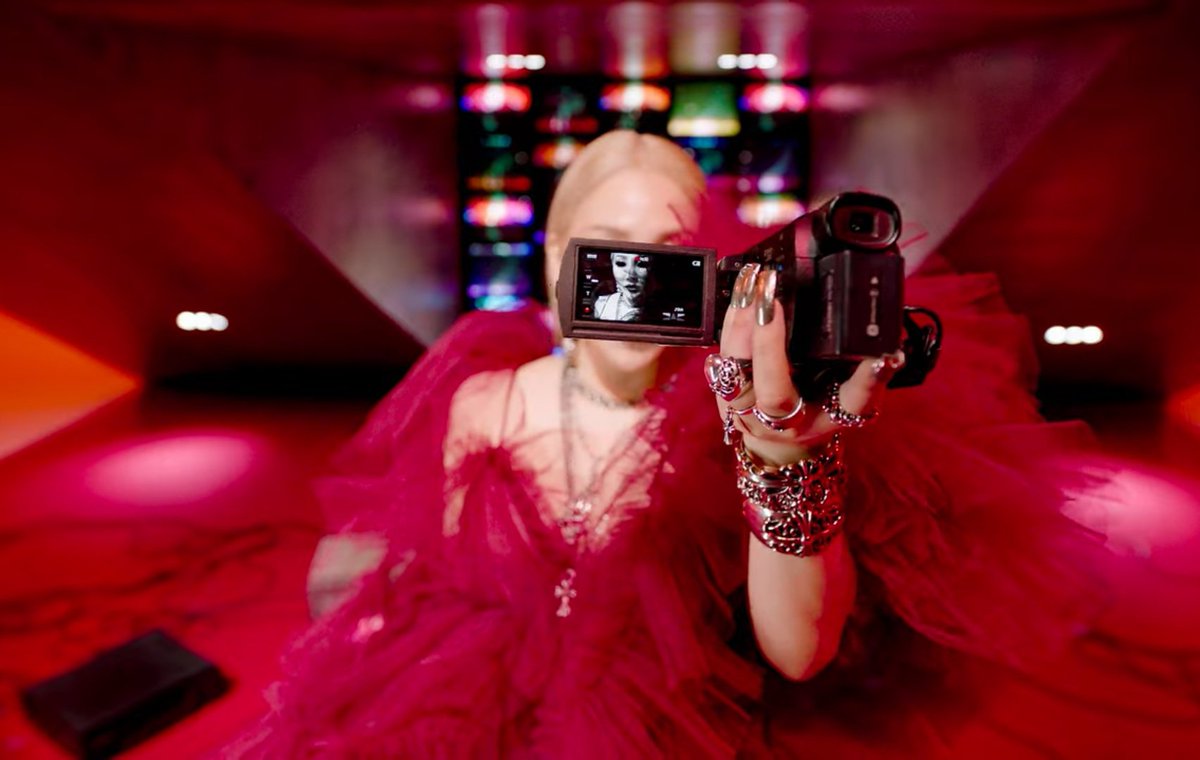 fantasychae's tweet photo. SHE'S BACK PEOPLE!!

+Lover Like Me+
Riding Solo 🙅‍♀💖👍🍒

VIDEO OUT NOW
https://t.co/3ZhC5VHHNM

#🅰✅🅿♓🅰 #ALPHA #LOVERLIKEME #LoverLikeCL #CLLOVERLIKEME #210929 #OUTNOW #LLM #CLLLM #CL #CHAELINCL #씨엘 https://t.co/GoRk6RZQnr