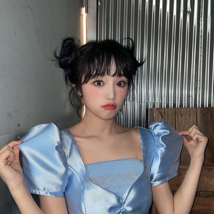 theb_0612's tweet photo. Happy Birthday Yena 🏵
#happybirthdayyena
#yenaday
#yena https://t.co/ft0iph9xDx