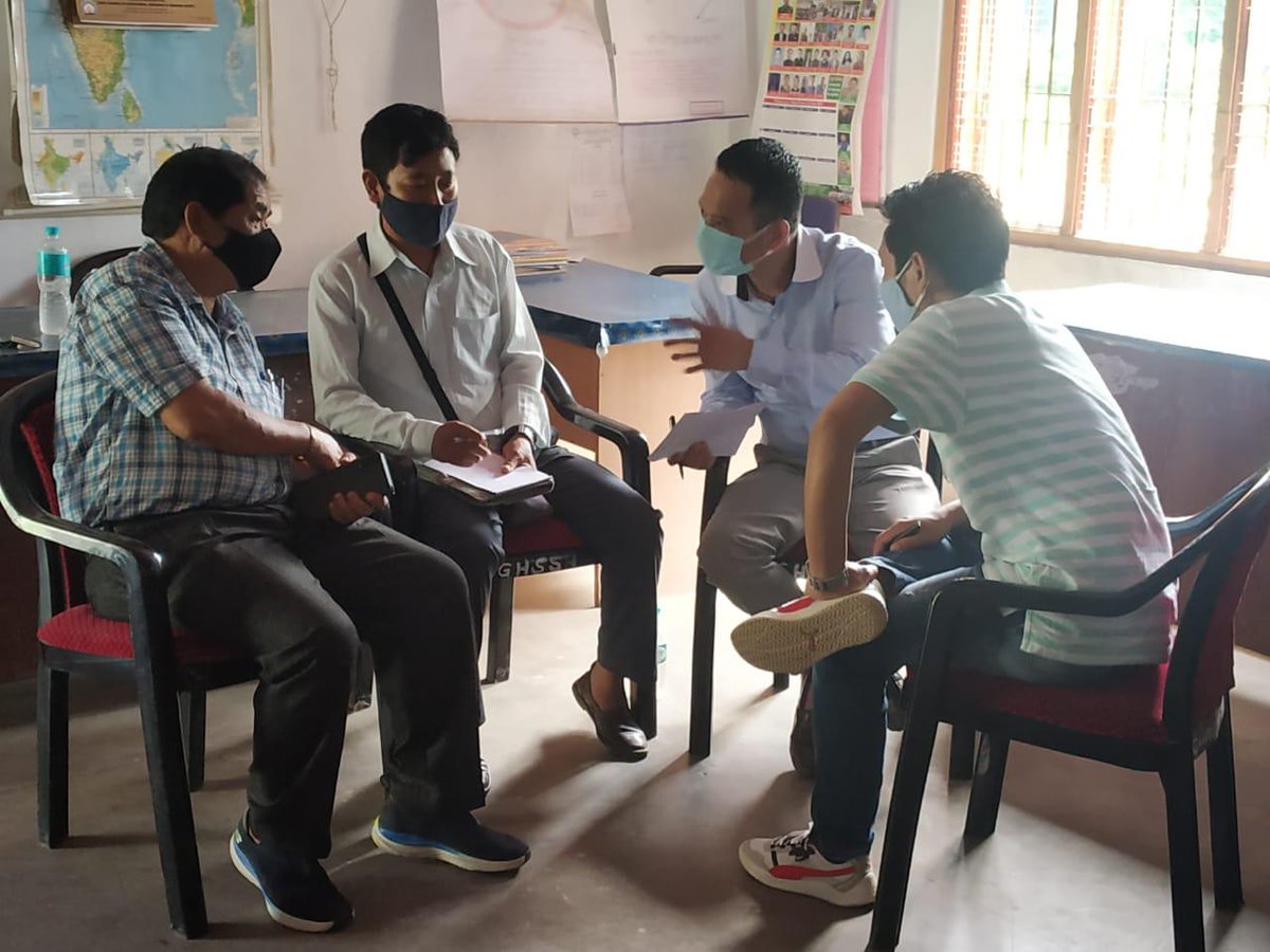 AqefAdhyayan's tweet photo. The school complex management committee in Seppa began the day with an activity where they closed their eyes and tried to tug a piece of rope in a direction of their choosing.
#Arunachalpradesh #eastkameng #school #schoolcomplex #stakeholder #teaching #learning #academic https://t.co/uaGS1UuAEK