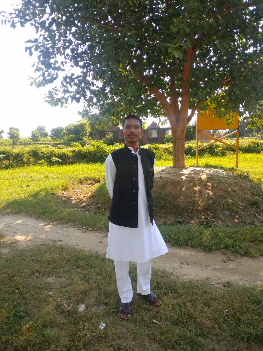 ram_bangali's tweet photo. साहस फिर से बढ़ता है परिंदो का,
अक्सर आँधियों के चले जाने के बाद।
पुनः निर्माण से सजाते है घोंसले अपने,
उन आँधियों से ठोकर खाने के बाद।।
🚩🚩🚩🚩
जय श्री राम
जय श्री बालाजी सरकार

#अयोध्या_चलो🙋‍♂🙋‍♂

16अक्टूबर से 21अक्टूबर
@rajudasayodhay https://t.co/lbPa4xJZpP