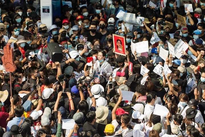 KhunnSint4's tweet photo. “We have decided to make sacrifices for the people,”Myanmar actress MyaHninYe Lwin,told #RFA in an interview about her decision to join the resistance against the military’s Feb1 coup.
Full interview:https://t.co/bTQj3yVZBa
#WhatsHappeningInMyanmar
#Sep29Coup https://t.co/H7dT5WUacq