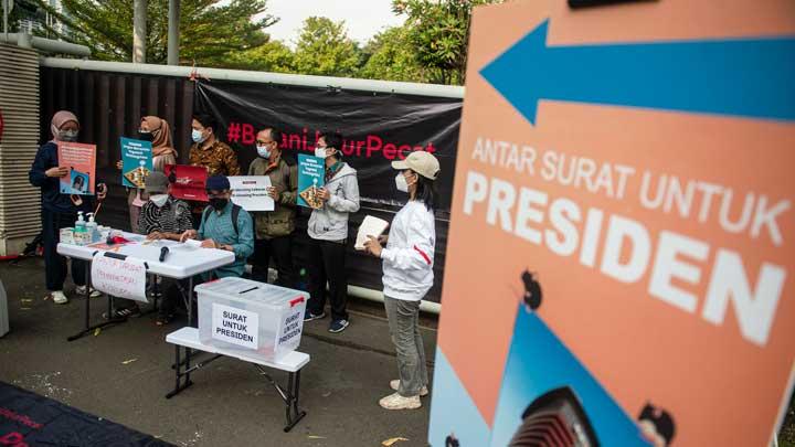 UPDATE DARI KANTOR DARURAT PEMBERANTASAN KORUPSI.

29 September 2021, 1484 surat.

(A THREAD).

(Photo credit to <a href="/antaranews/">antaranews.com</a> / arsip)

#ReformasiDikorupsi
#TWKWKWK
#SaveKPK
#BeraniJujurPecat