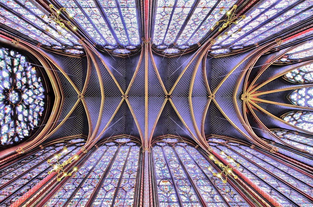 Часовня сент-шапель в париже. Церковь сент-шапель святая капелла. Святая капелла сент-шапель. Капелла сен шапель в париже. Капелла сент-шапель витражи.