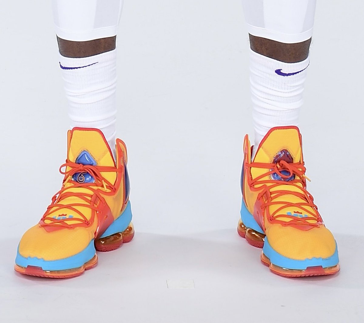 lebron space jam kicks