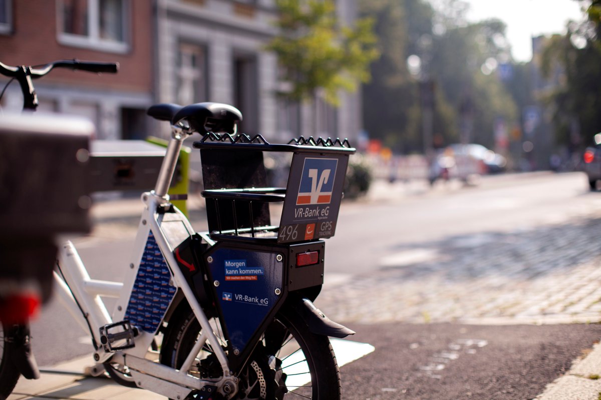 GmbhMobility's tweet photo. Velocity Mobility bietet nicht nur die Möglichkeit eines vollautomatisierten Verleihsystems, sondern auch Stationen sowie die einzelnen Pedelecs können für Werbezwecke individuell mit Ihrem Branding gestaltet werden! 

#branding #ebike #sharingsystem #pedelecs #mobility https://t.co/gP1bXtRpoW