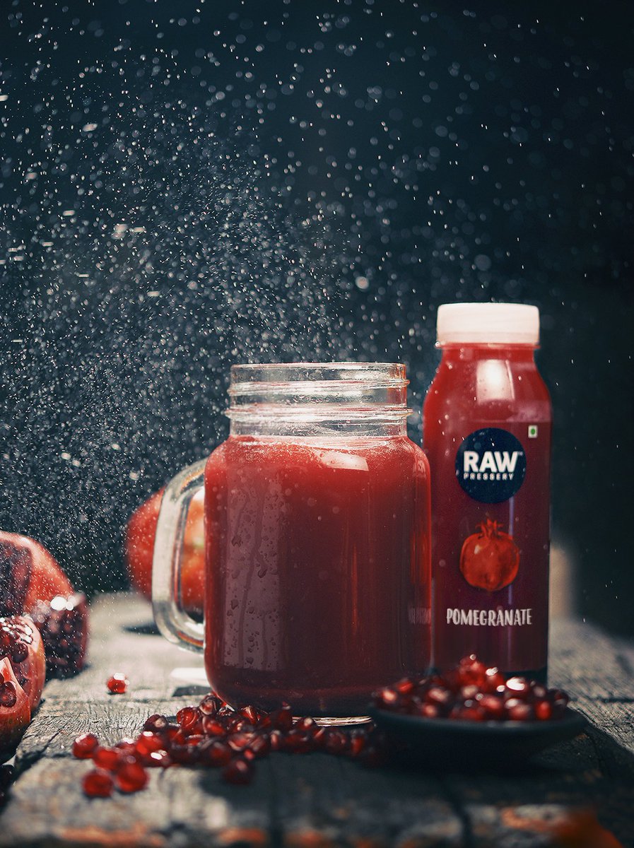 RawPressery's tweet photo. Show some Lโค๏ธve for your Heโค๏ธrt!
#DidYouKnow #Pomegranates are packed with #antioxidants that aid to a healthy heart.
This #WorldHeartDay, gift your heart a dose of good health. Check out our website for some amazing offers on our #PomegranateJuice.
#rawpressery #keepingitraw https://t.co/FKfwT4AvMY