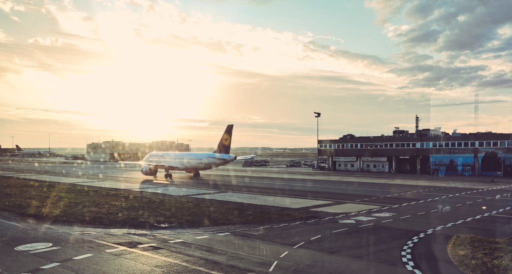 On my way to the amazing Fifteen Seconds Festival 2021 in beautiful #Graz. Thanks so much <a href="/wethinkahead/">Fifteen Seconds</a> for the kind invitation! Already looking forward a lot to meeting other curious minds and inspiring discussions 🙌🚀🦄🌈 #Bitcoin #Ethereum #fintech