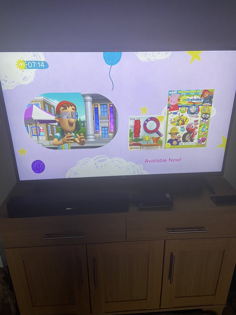 Raymbb's tweet image. What is this channel 5, can’t even see the tv. Sort it out @channel5_tv